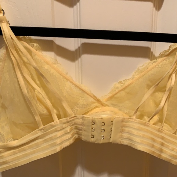 Pretty unlined bra - Picture 2 of 4
